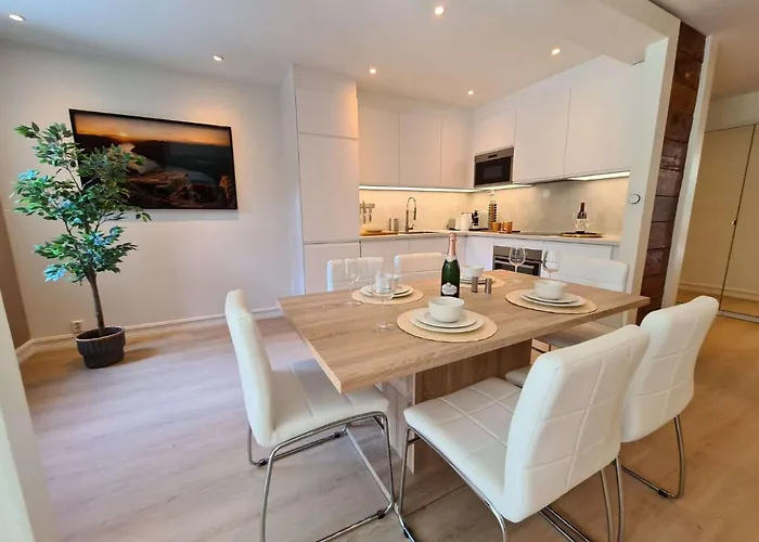 City Center Charm In Exclusive Eiganes - Modern & Spacious